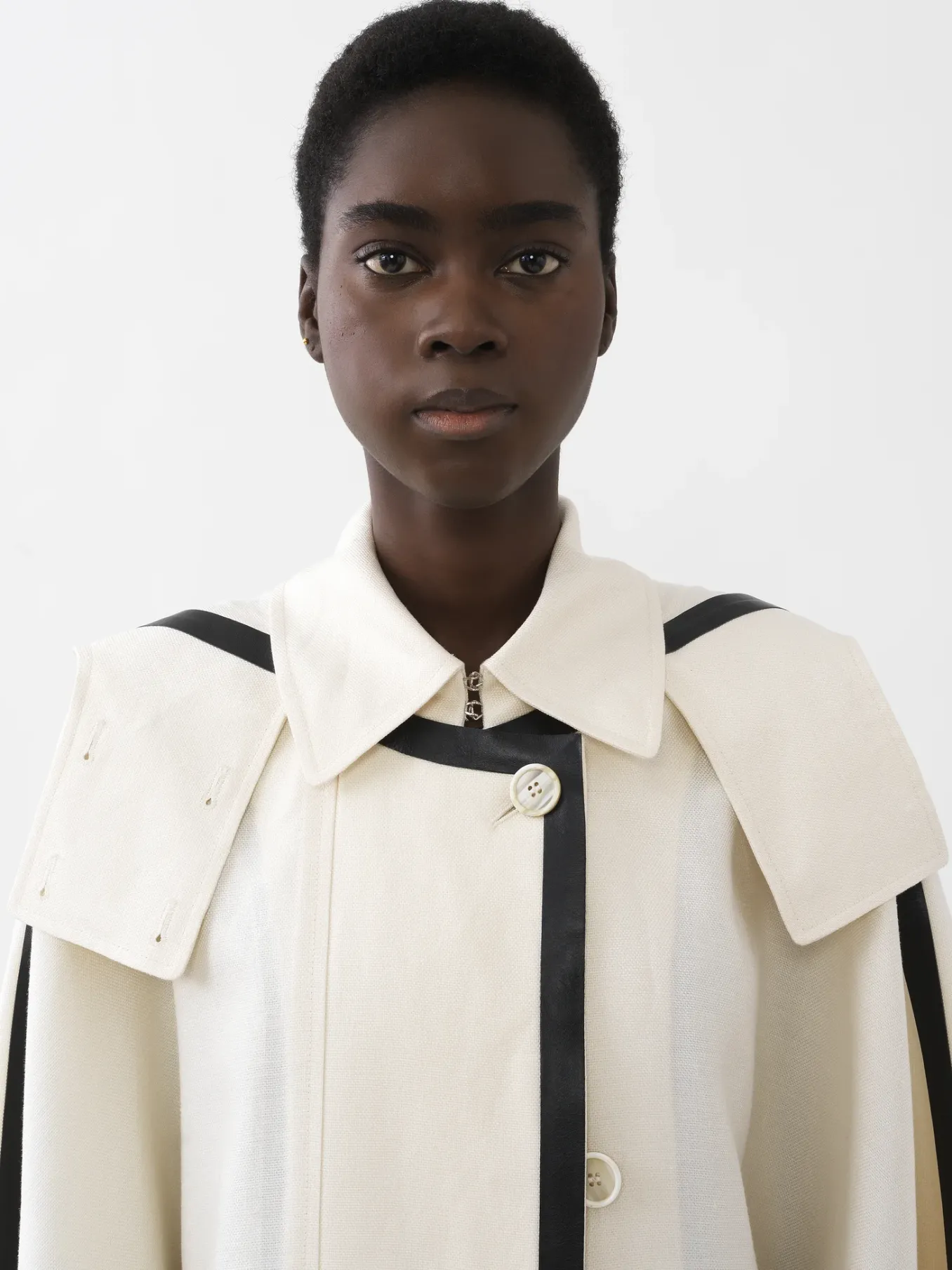 Lin-Chloé Cape Oversize A Capuche Coconut Milk