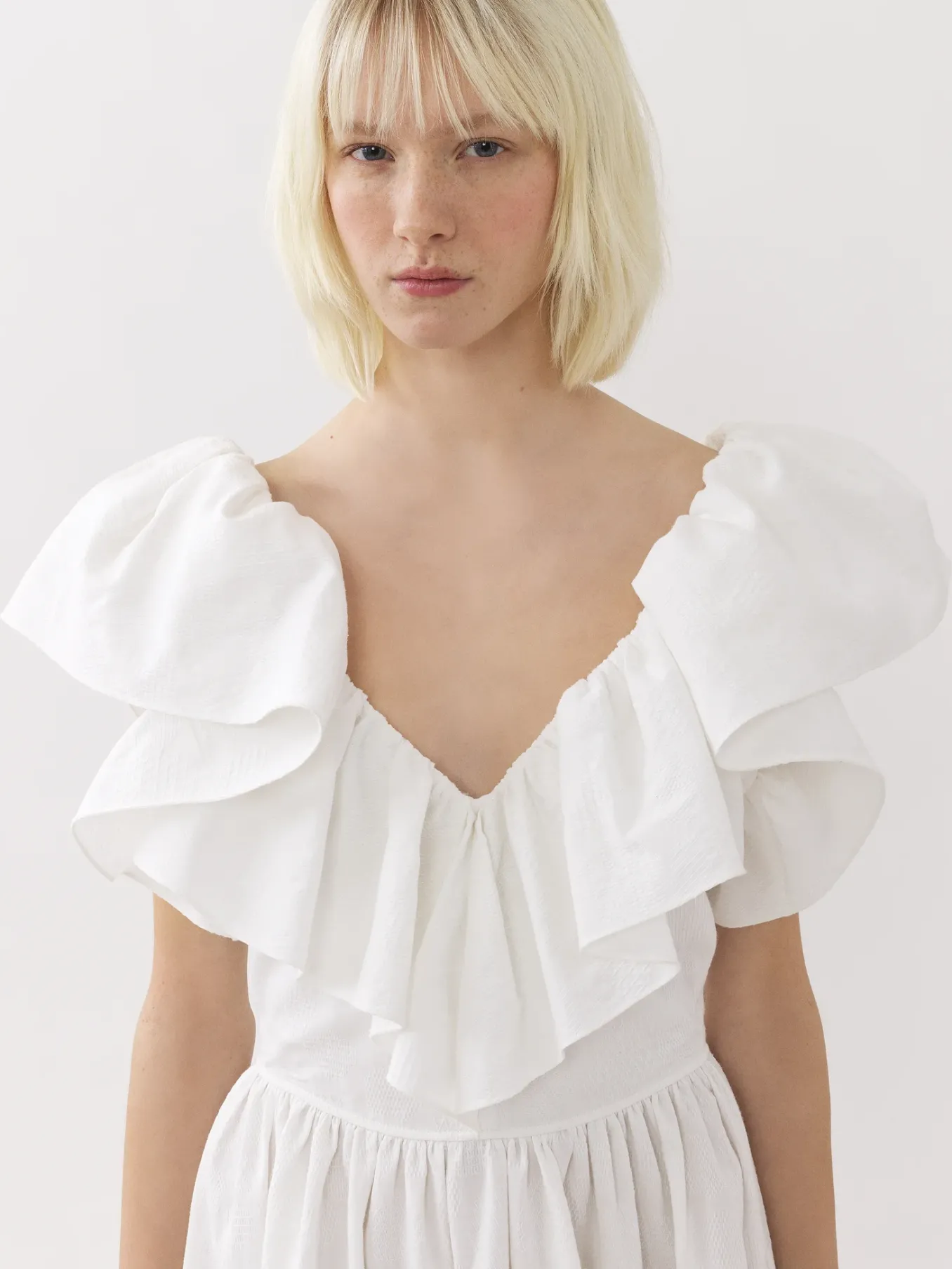 Robes-Chloé Robe Midi Col V Volante Blanc